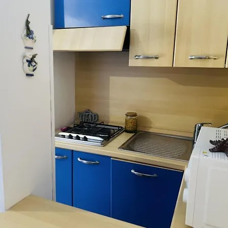 Sunny With Balcony-beahost Apartment