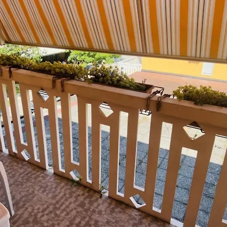 Apartment Sunny With Balcony-beahost