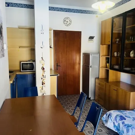 Sunny With Balcony-beahost Apartment