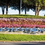 Апартаменти Sunny With Balcony-beahost *